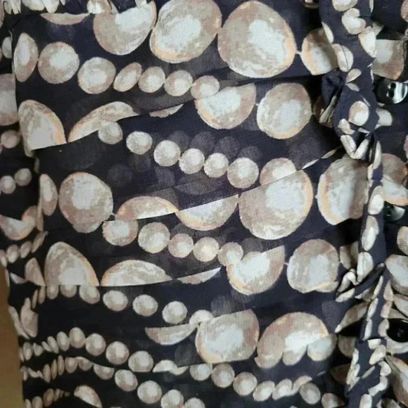 Light & airy summer top  with black white and tan med - Picture 4 of 6